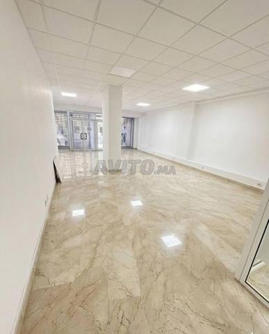 220m² Commercial Space for Rent in Casablanca, Gauthier — Photo 2