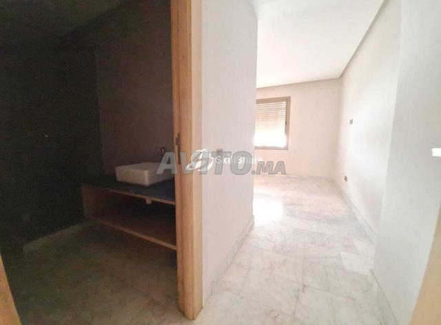 Apartment 105 m² for rent in الدار البيضاء — Photo 6