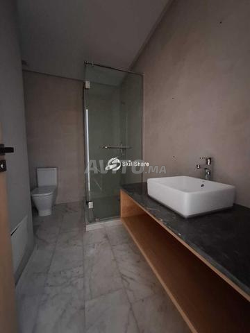Apartment 105 m² for rent in الدار البيضاء — Photo 8