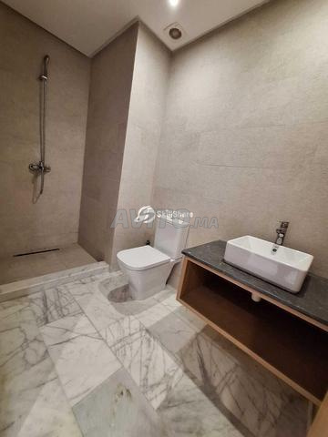 شقة 93 م² للإيجار في الدار البيضاء — Photo 2