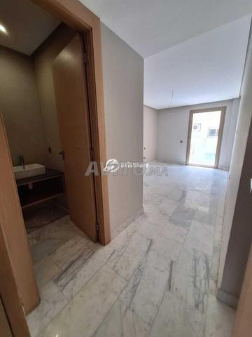 شقة 93 م² للإيجار في الدار البيضاء — Photo 3