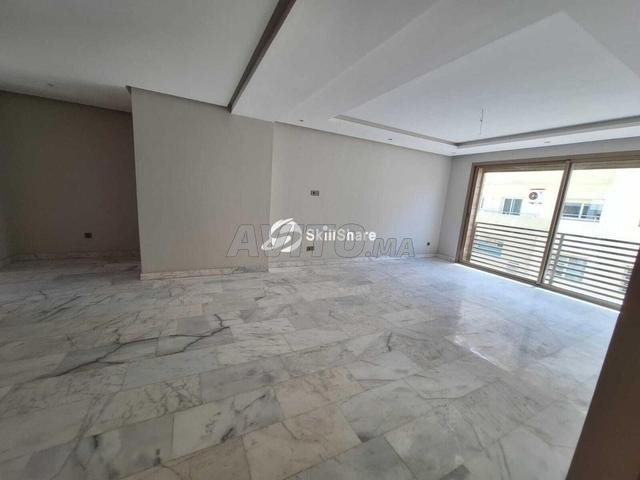 شقة 93 م² للإيجار في الدار البيضاء — Photo 4