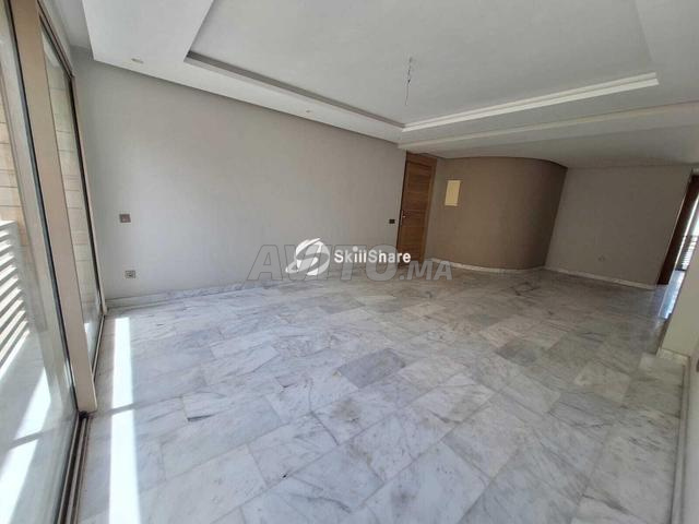 شقة 93 م² للإيجار في الدار البيضاء — Photo 8