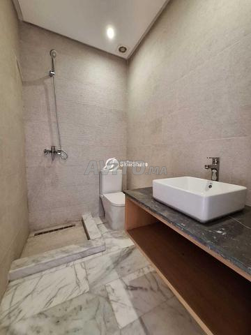 شقة 93 م² للإيجار في الدار البيضاء — Photo 11