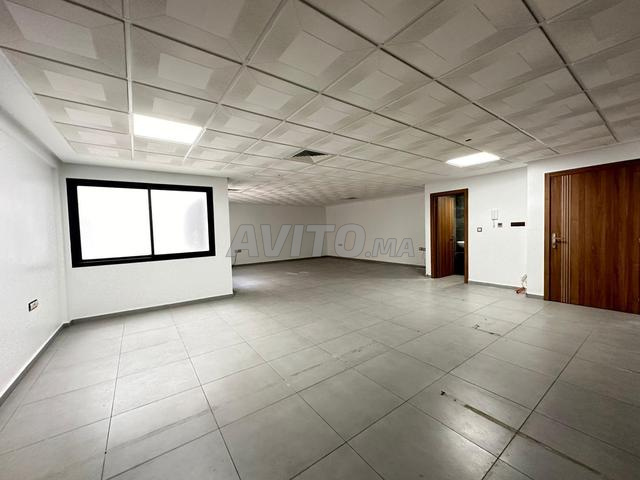 Office 85 m² for rent in Casablanca, Roches Noires — Photo 3
