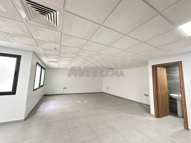 Office 85 m² for rent in Casablanca, Roches Noires — Photo 7