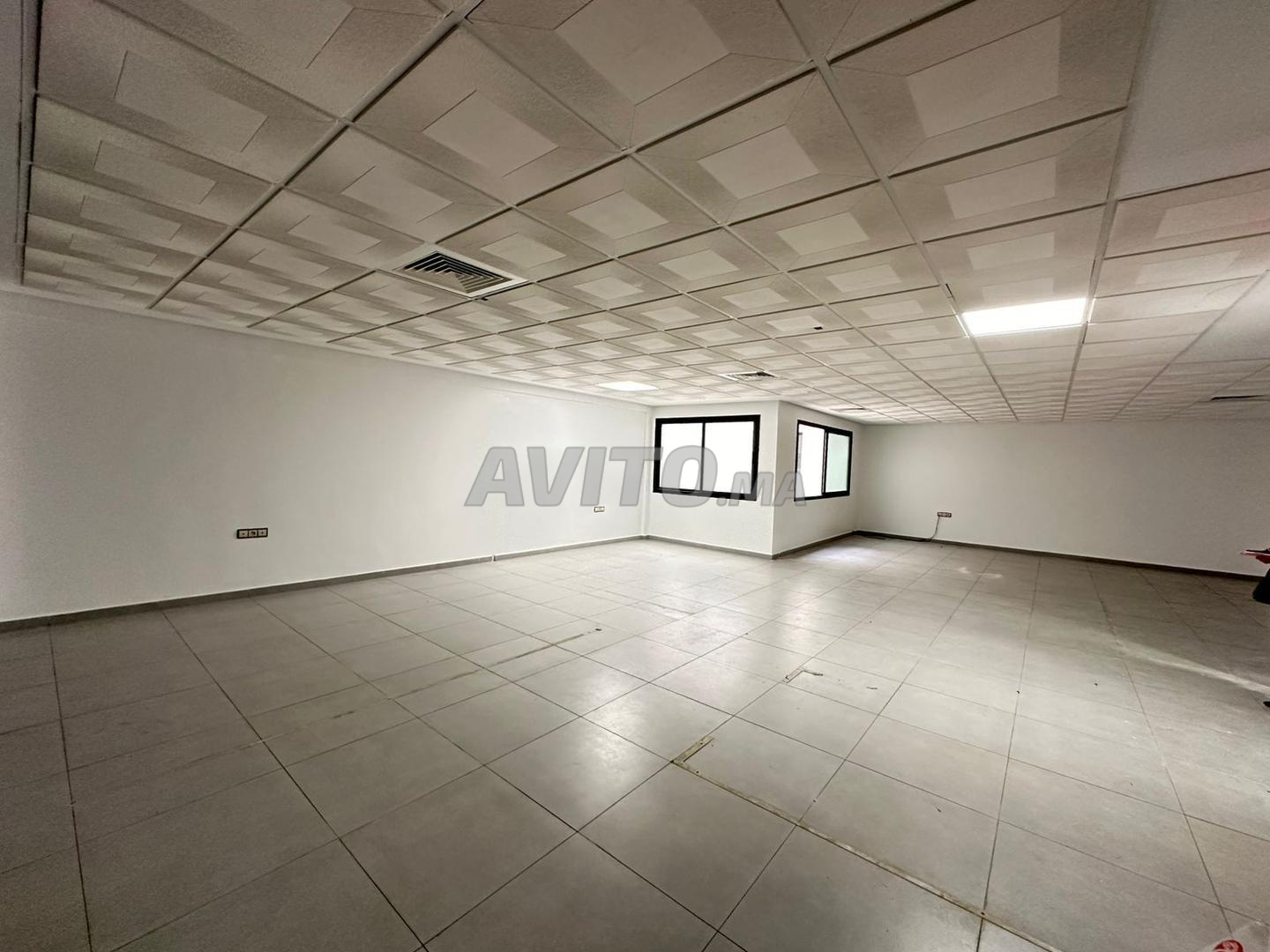 Office 85 m² for rent in Casablanca, Roches Noires — Photo 4