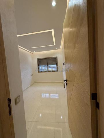 Duplex ensoleillé et chic à vendre à Sidi Maarouf — Photo 5
