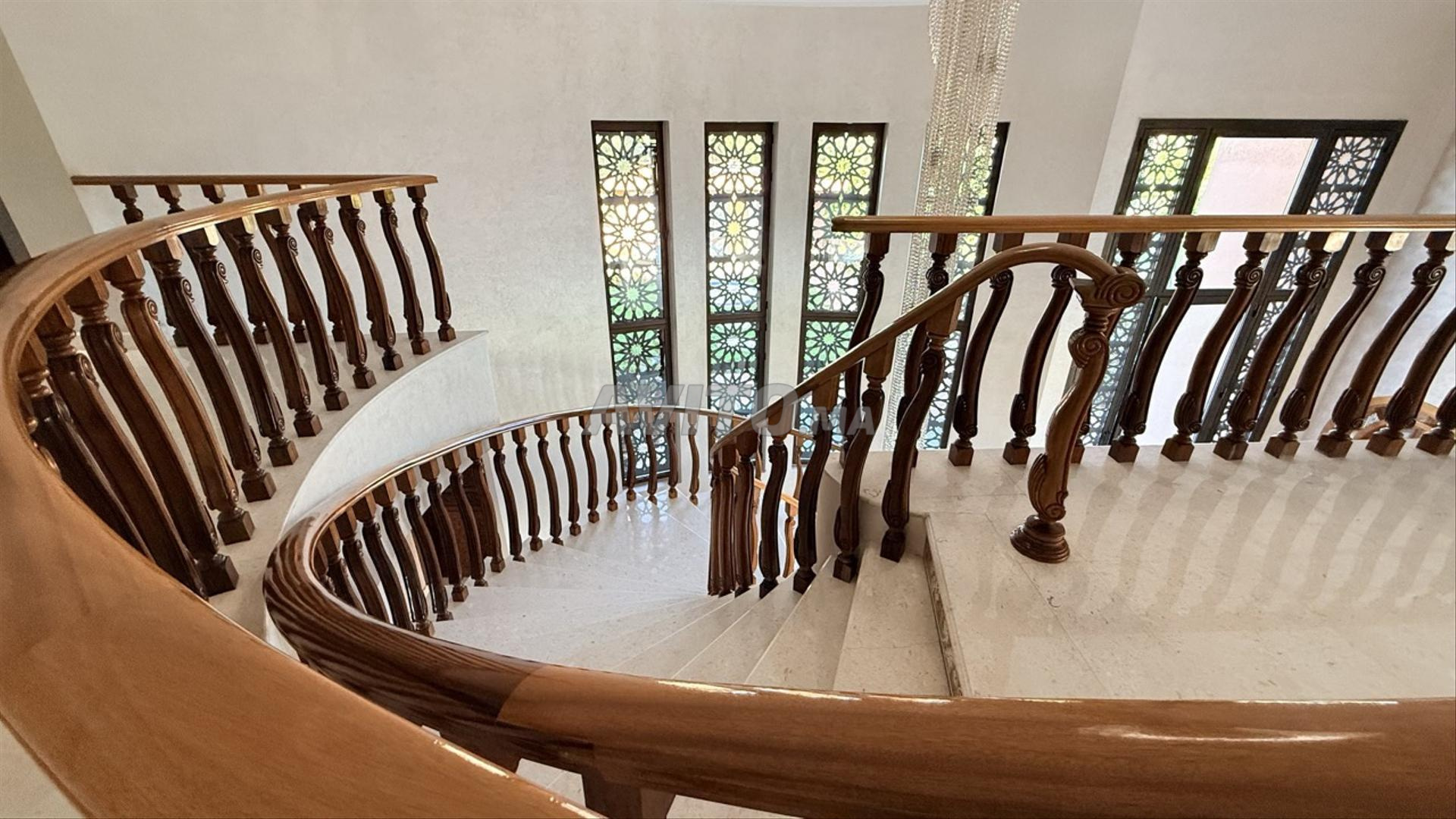 فيلا فاخرة للبيع في مراكش 1450م2 9 غرف — Photo 20