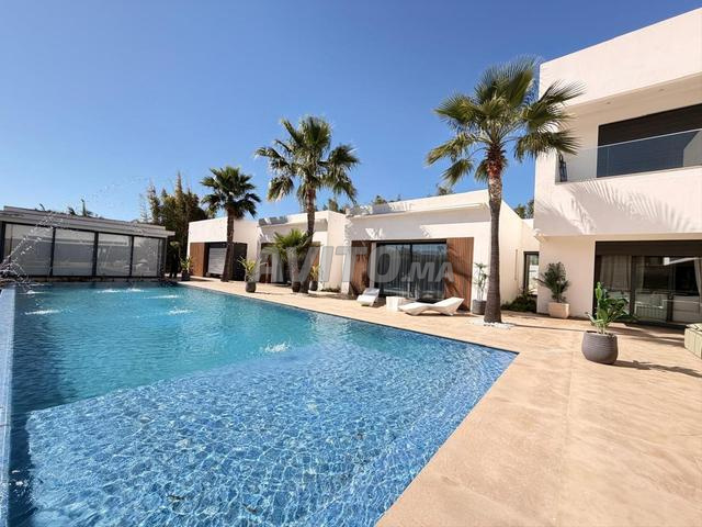 Exceptional Villa for Sale - 800 m² in Souissi, Rabat — Photo 2