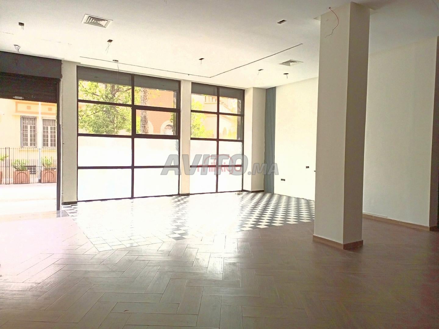 Location Local de 131 m2 à Casablanca