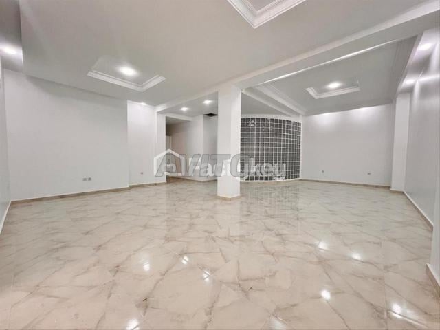 Commercial space 100 m² for rent in Casablanca, Maârif — Photo 2