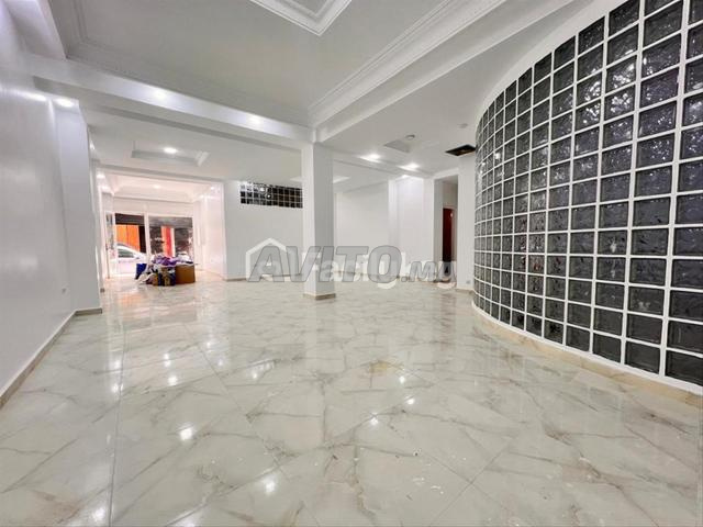 Commercial space 100 m² for rent in Casablanca, Maârif — Photo 4