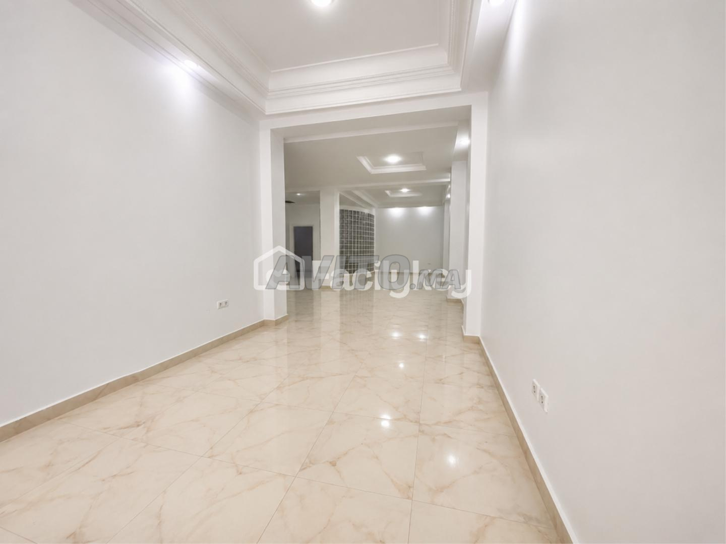 Commercial space 100 m² for rent in Casablanca, Maârif — Photo 5