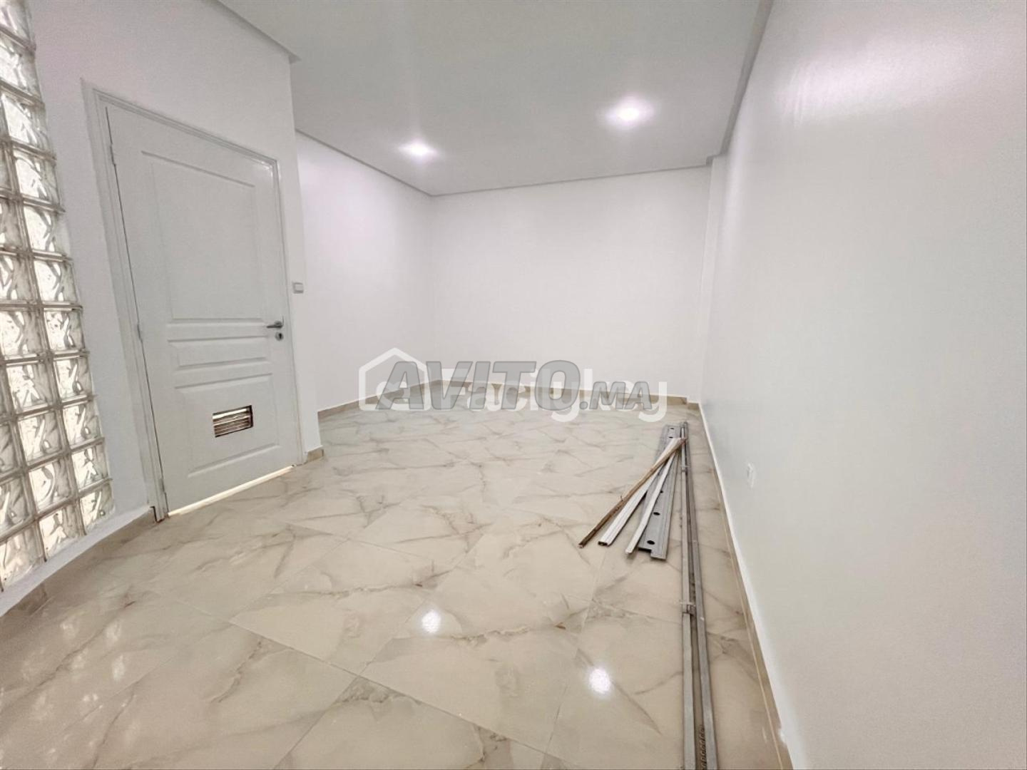Commercial space 100 m² for rent in Casablanca, Maârif — Photo 9