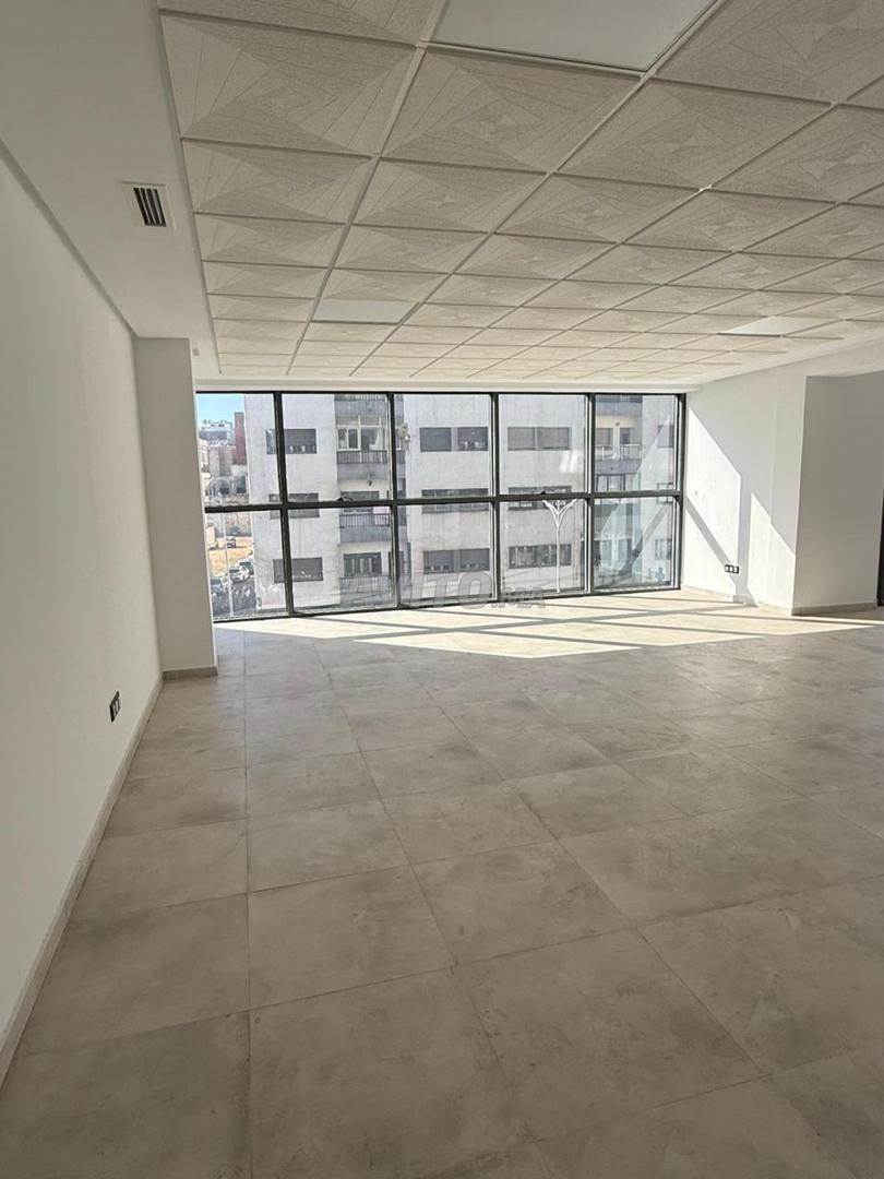 Bureau 82 m² à louer à Casablanca Roches Noires — Photo 3