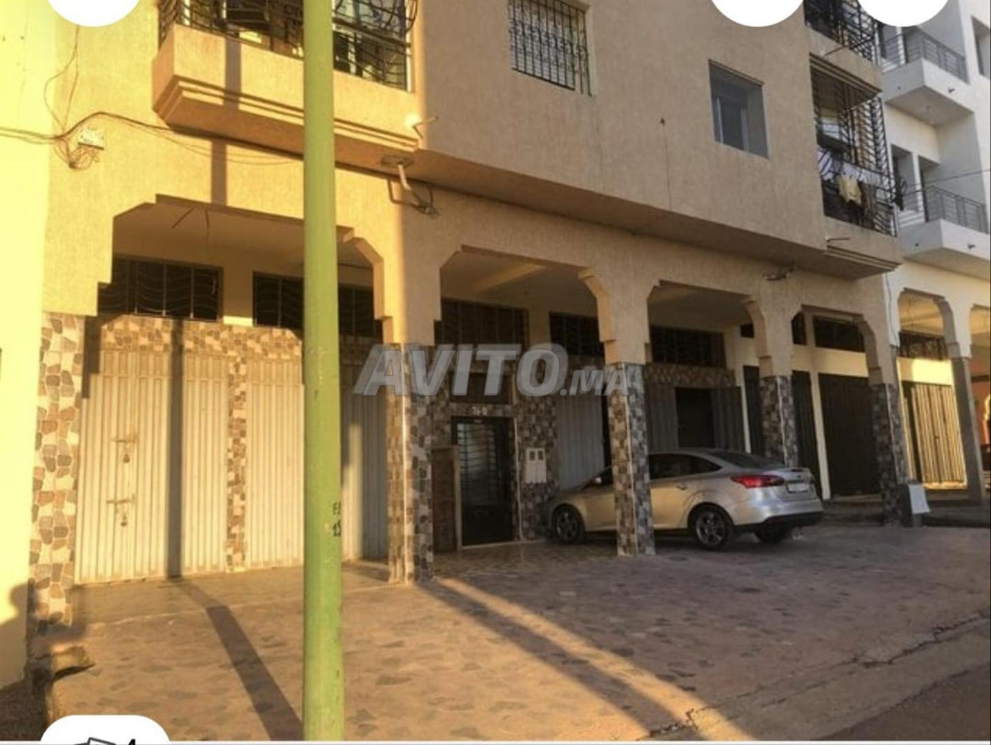 محل تجاري مساحته 134 متر مربع للبيع في الدار البيضاء — Photo 2