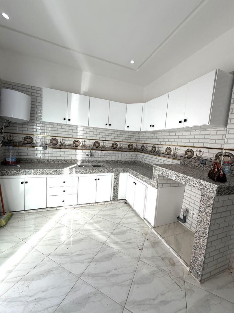 Appartement 200 m² à louer à Fès — Photo 2
