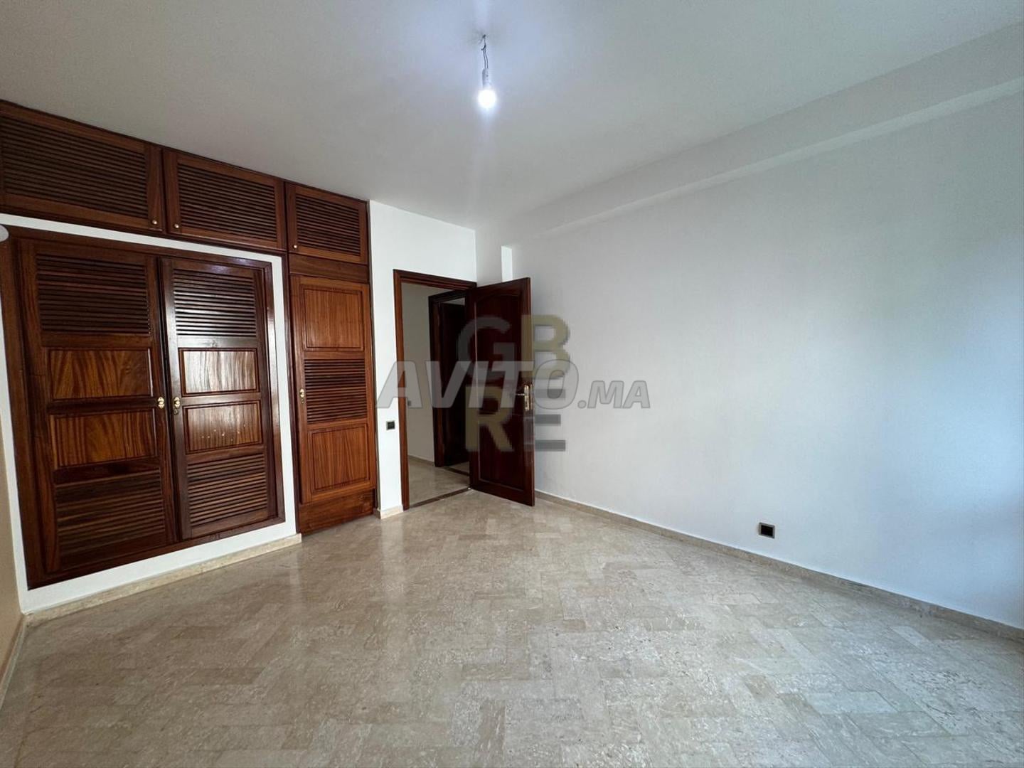شقة 218 م² للإيجار بالرباط — Photo 6