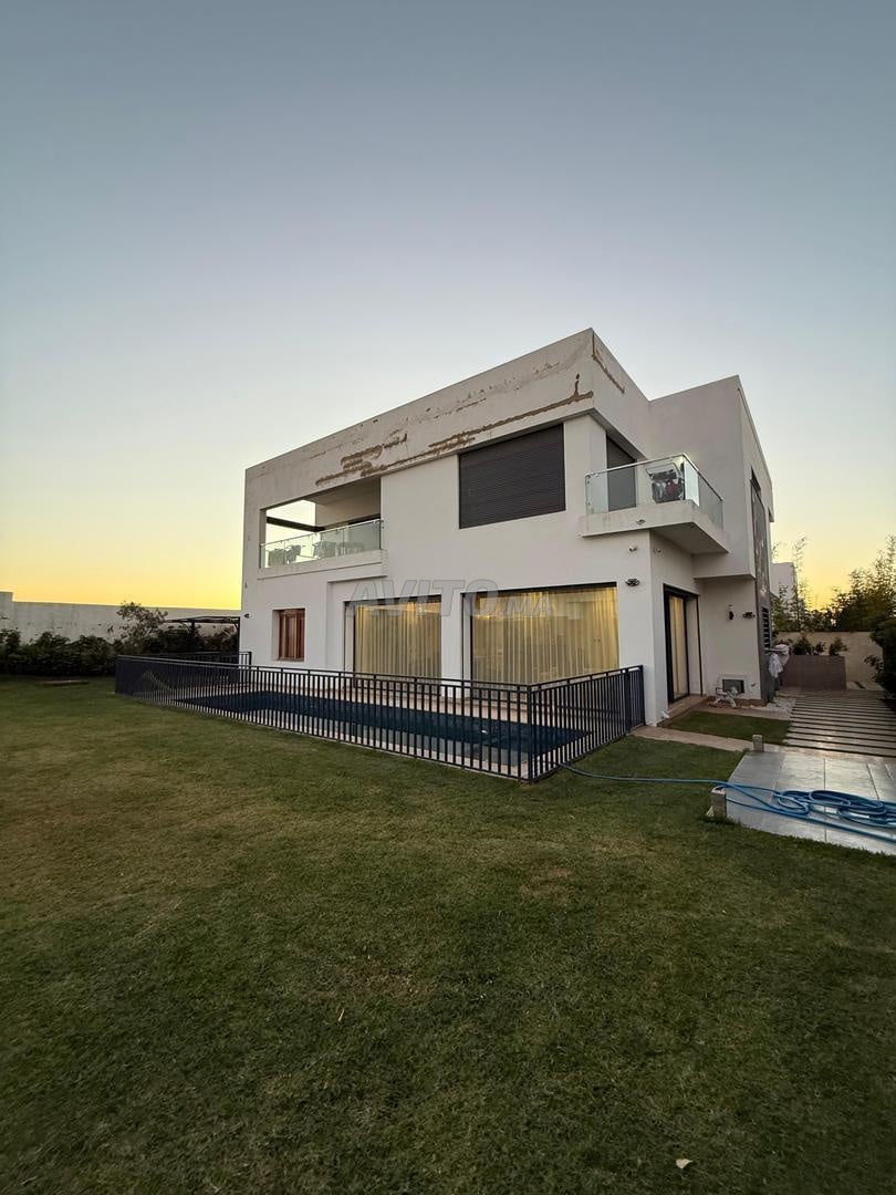 Villa 930 m² for sale in Rabat – Souissi — Photo 4