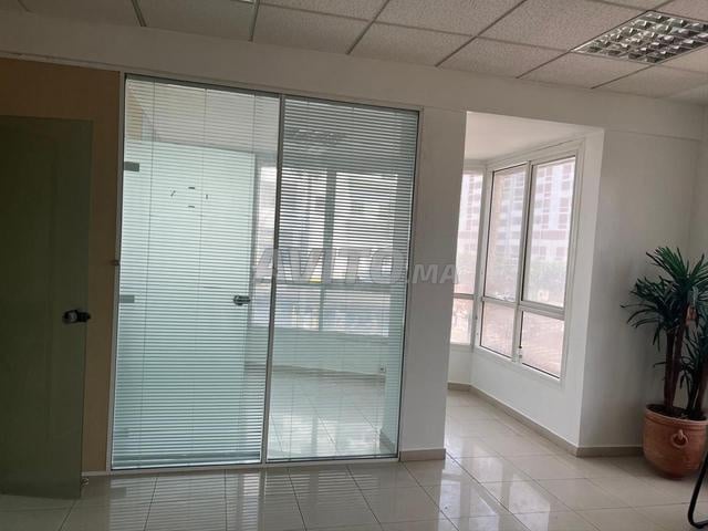 Office 74 m² for rent in Biranzarane, Casablanca — Photo 5