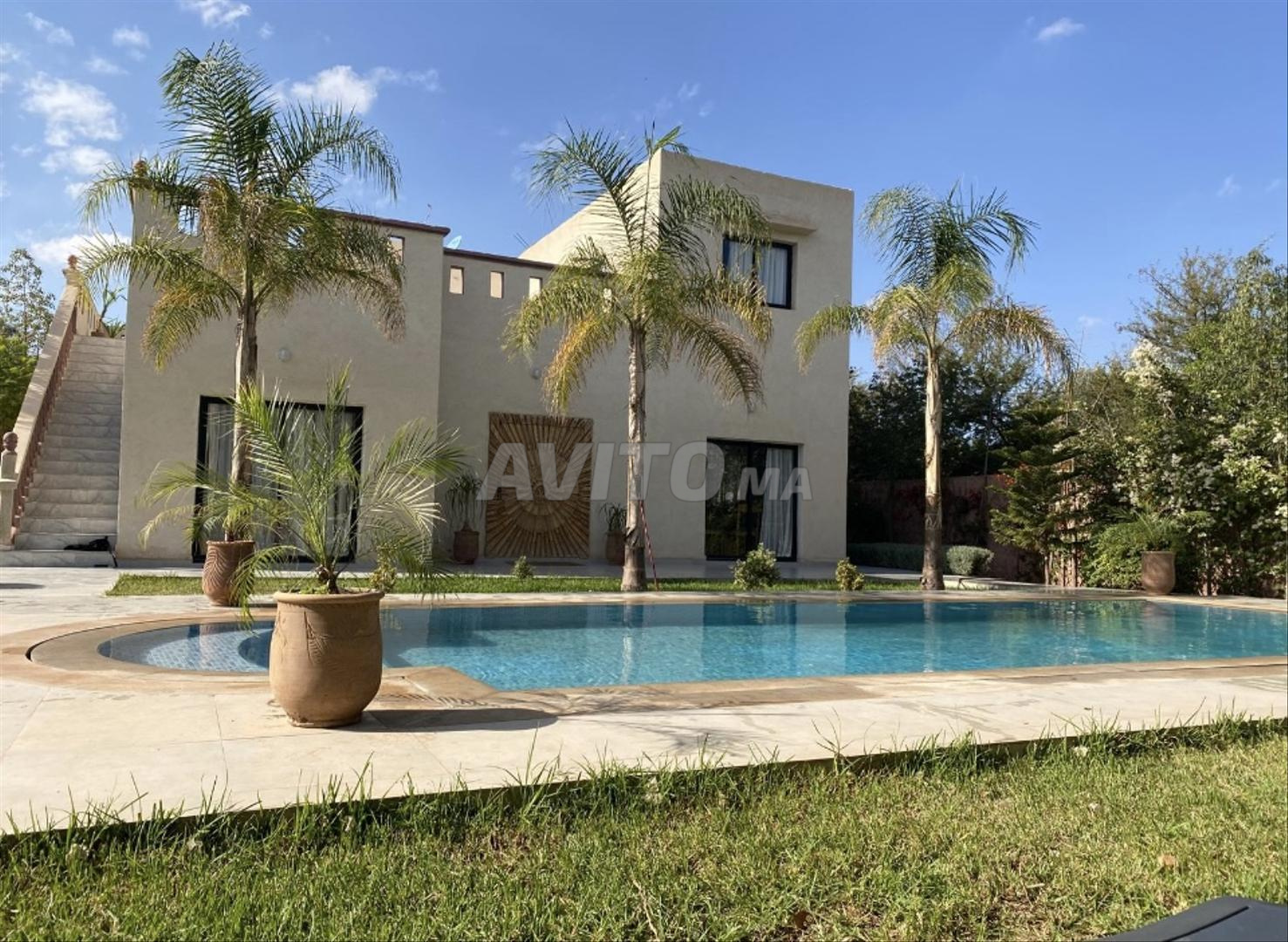 Villa moderne courte durée avec piscine