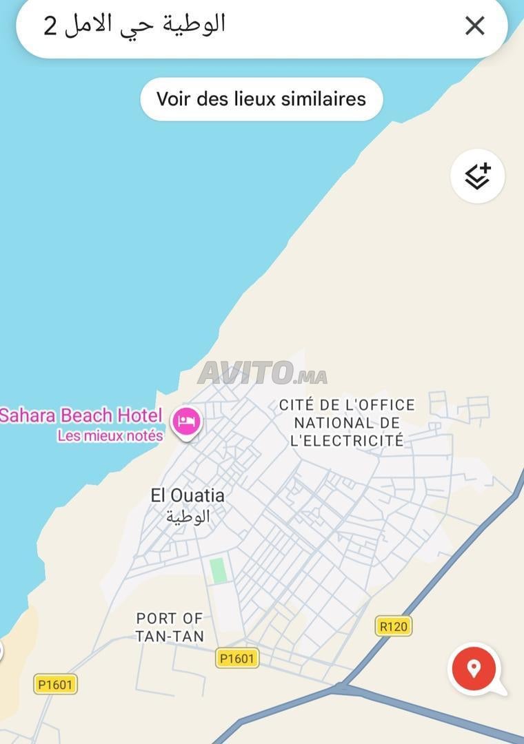 Terrain à vendre, excellent emplacement en face de la caserne des militaires