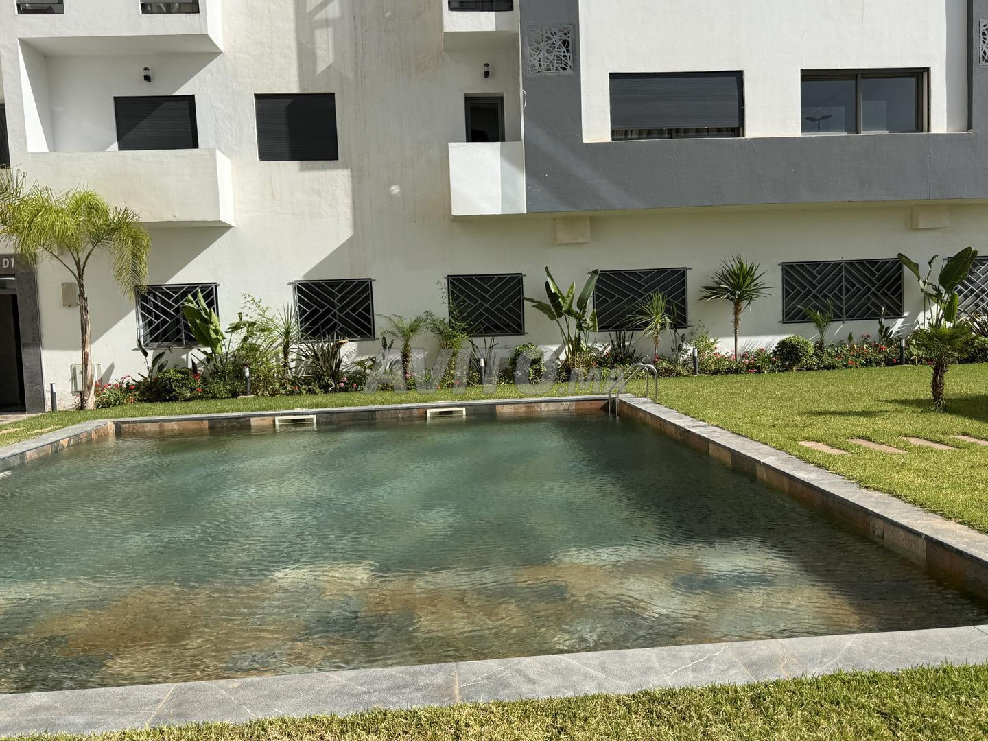 Studio meublé neuf avec piscine