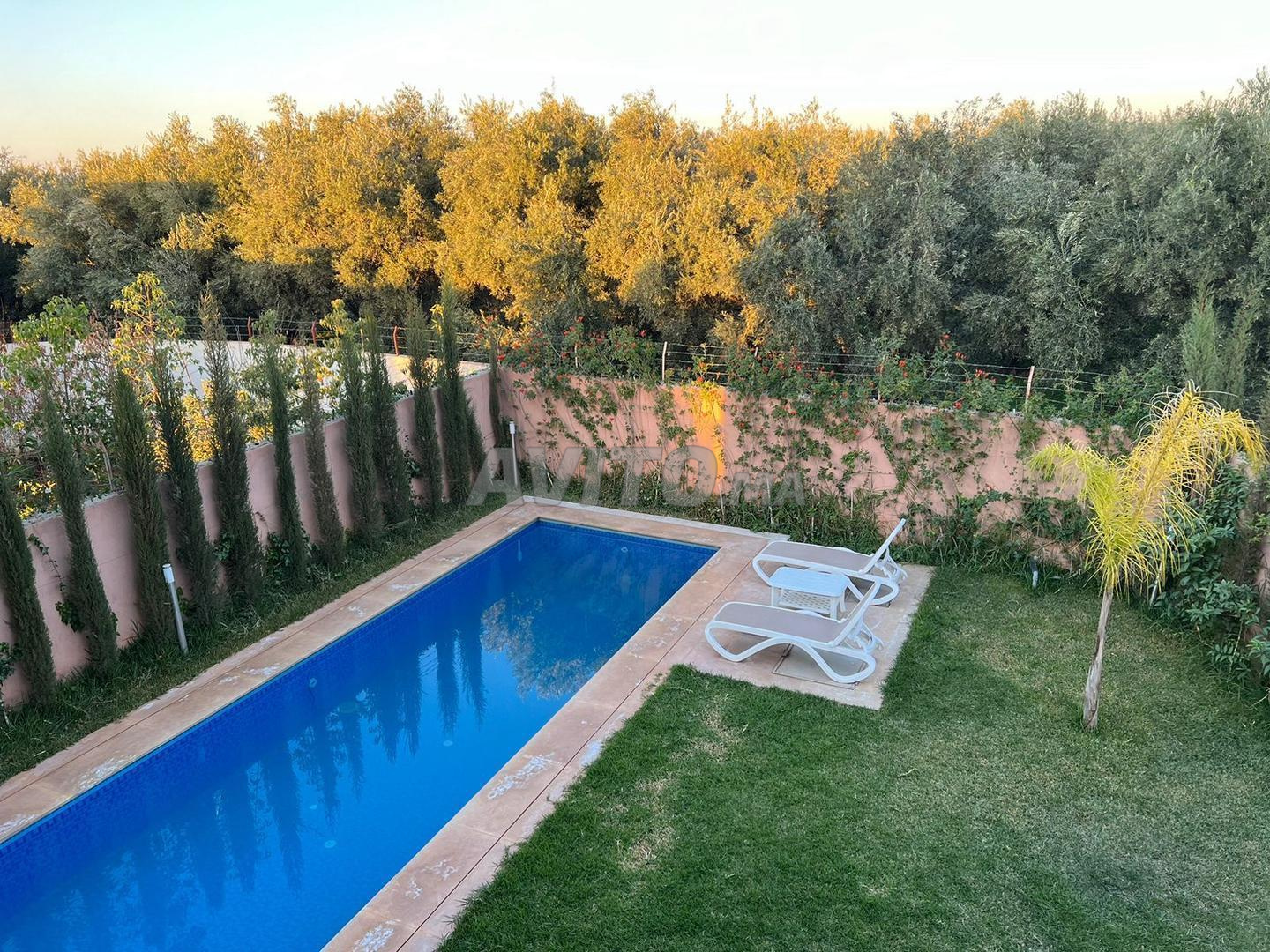 Villa moderne location jour juste famille