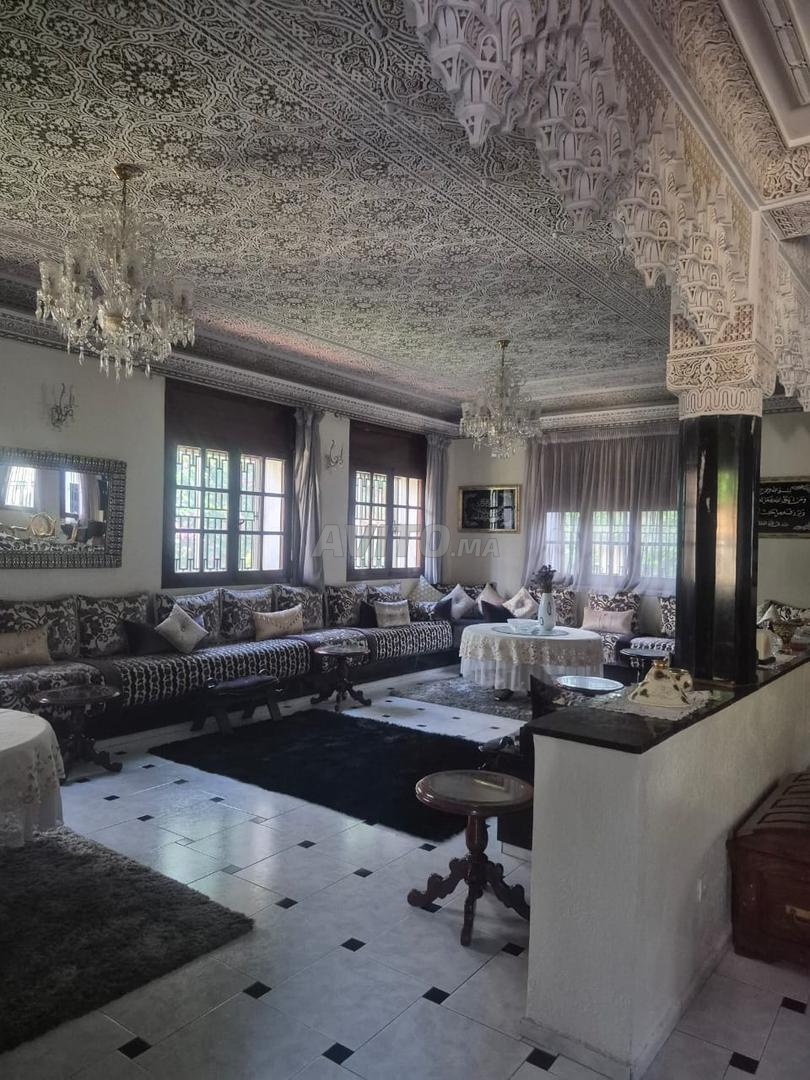 For Sale - Elegant Family Villa 473 m²
