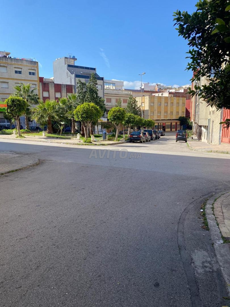 Local commercial 43 m² à louer à طنجة — Photo 4