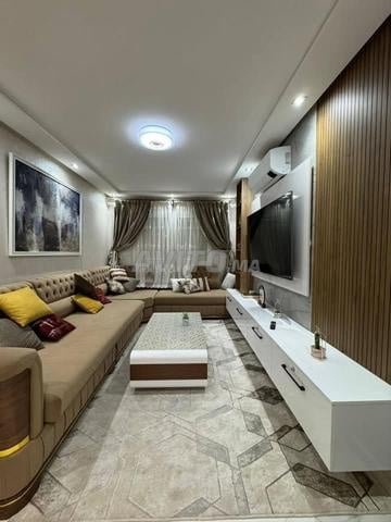 شقة 100 متر مربع للإيجار في الدار البيضاء (ماريف) — Photo 2