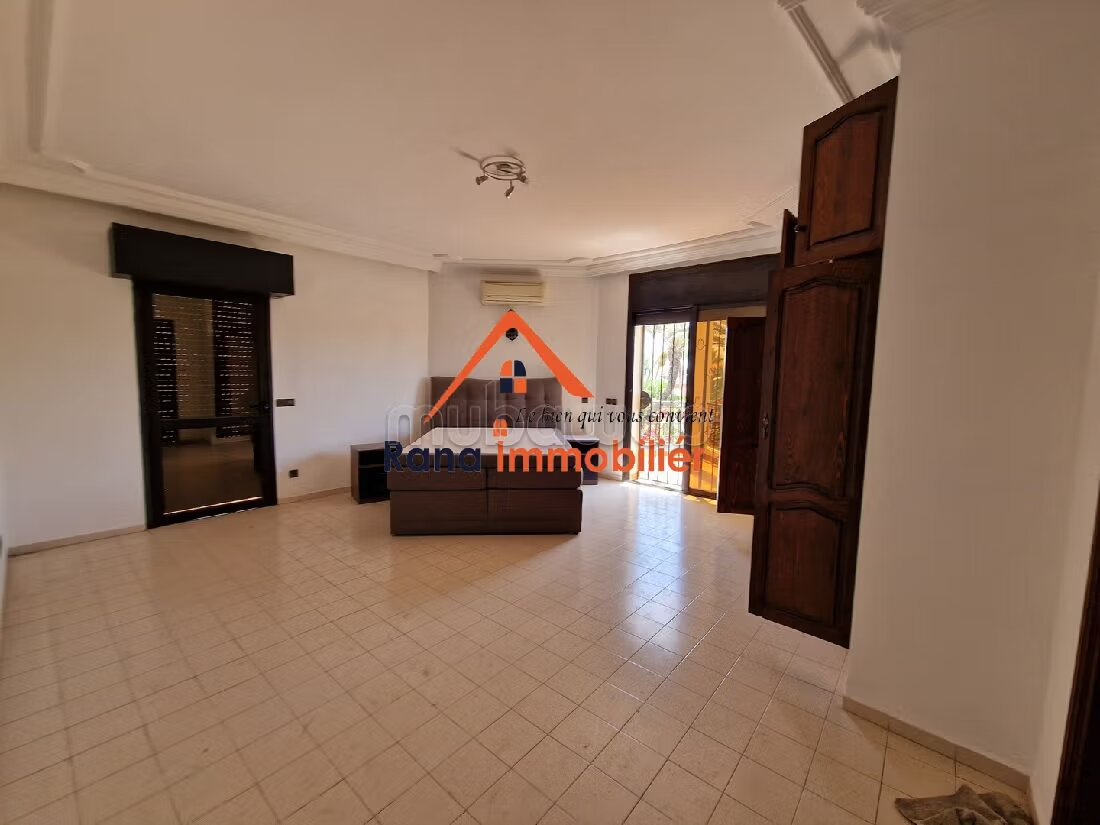 Villa 1200 m² à louer à Souissi, Rabat — Photo 11