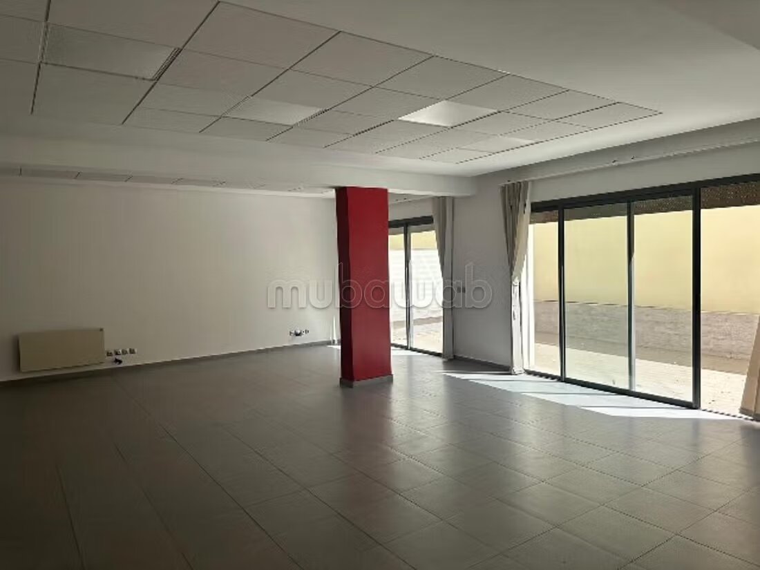 مكتب ٢٠٥ م٢ للإيجار في الدار البيضاء — Photo 3