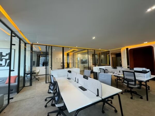 Office 325 m² for rent in Casablanca (Coline) — Photo 4