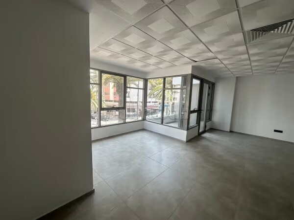 60 m² Office for Rent in Casablanca — Photo 9