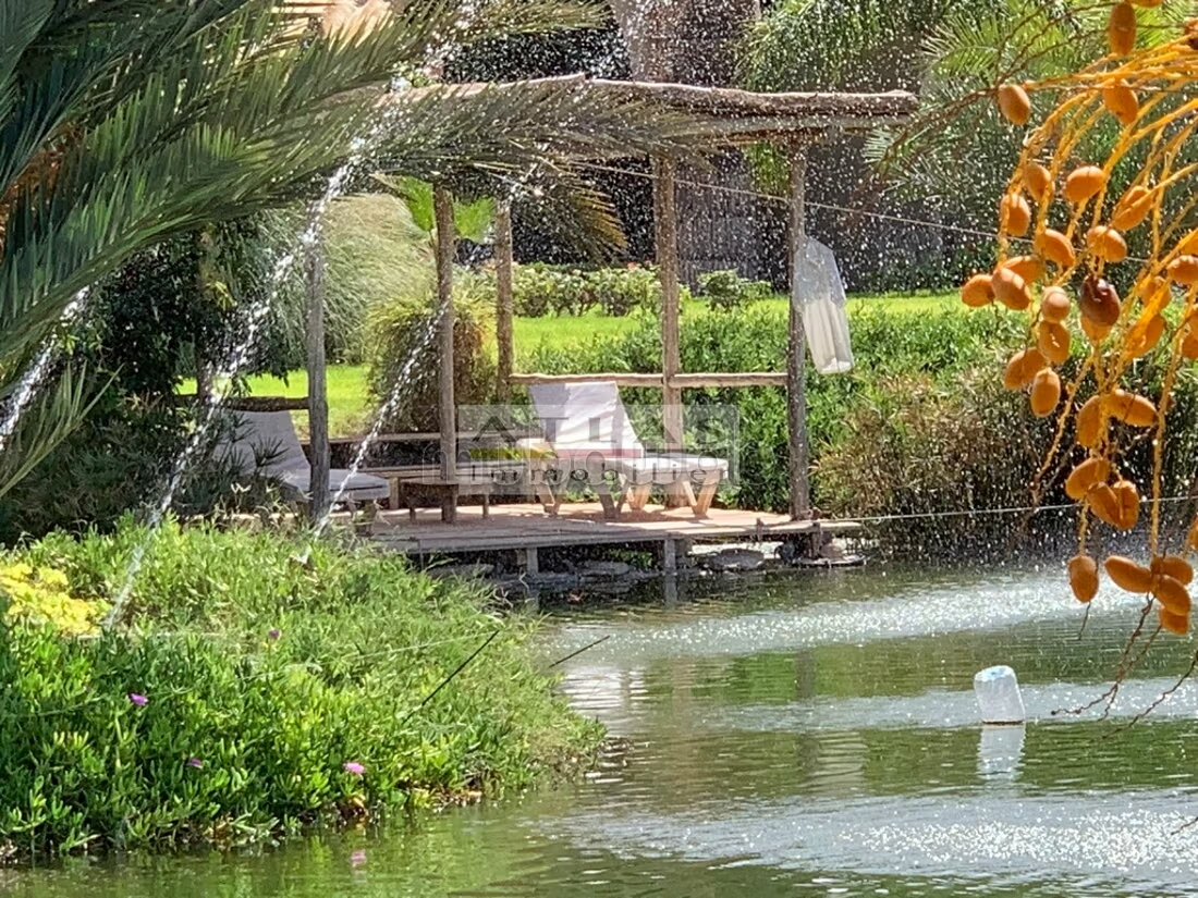 Kasbah 1,7 Hectare avec lac à vendre à Marrakech — Photo 5