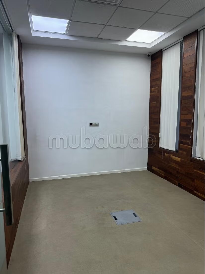 Office 700 m² for rent in Casablanca at Oasis — Photo 33