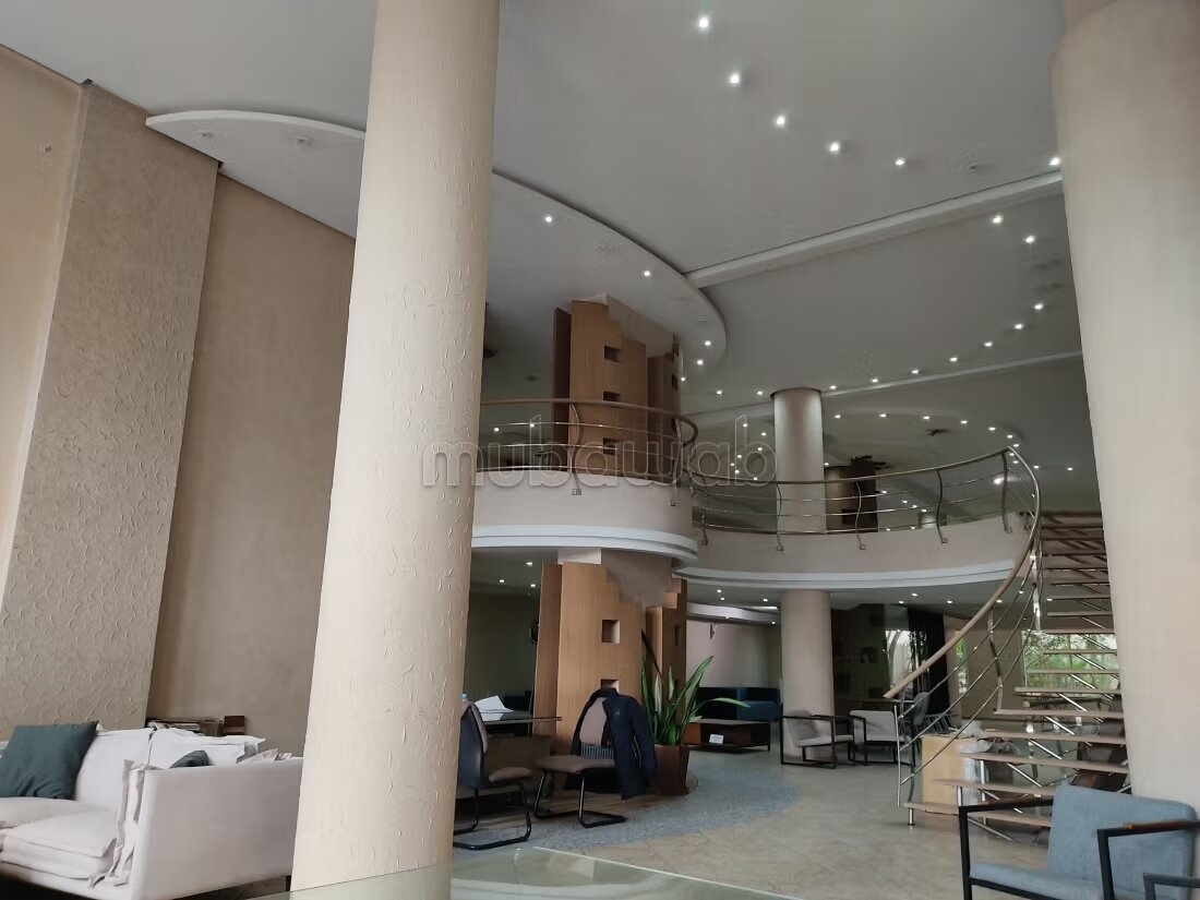 Bureau 617 m² à louer à Casablanca — Photo 4