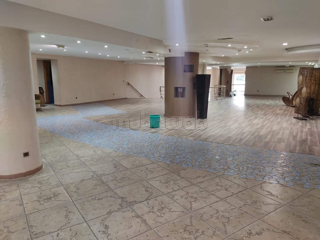 Bureau 617 m² à louer à Casablanca — Photo 6