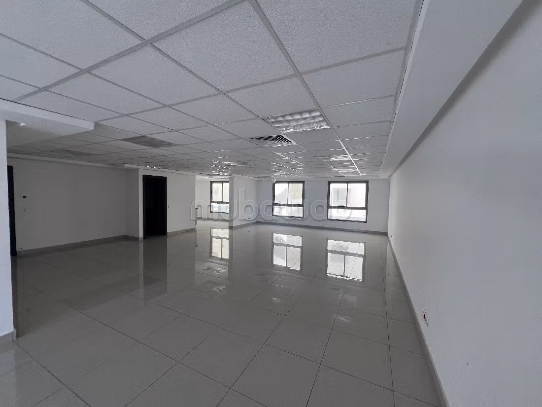 Office 105 m² for rent in Casablanca — Photo 4