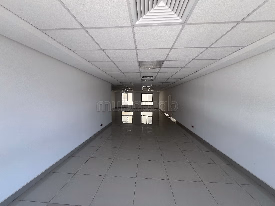 Office 105 m² for rent in Casablanca — Photo 12