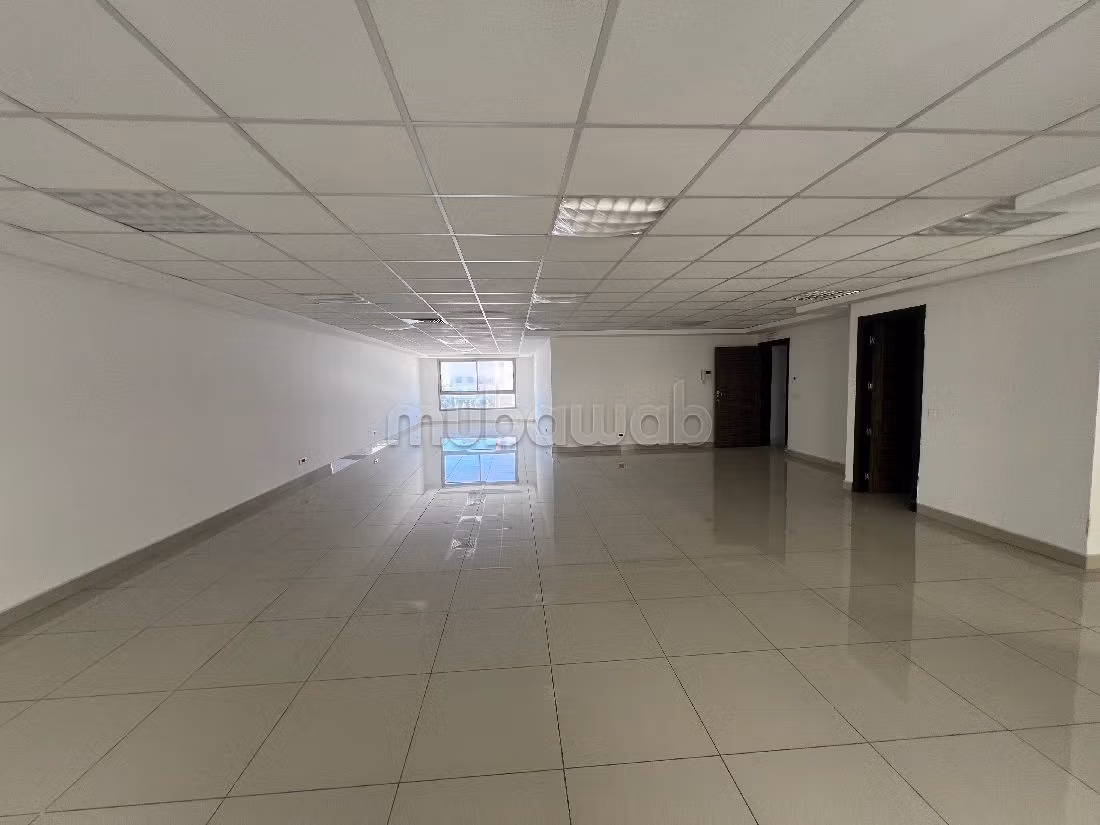 Office 105 m² for rent in Casablanca — Photo 30