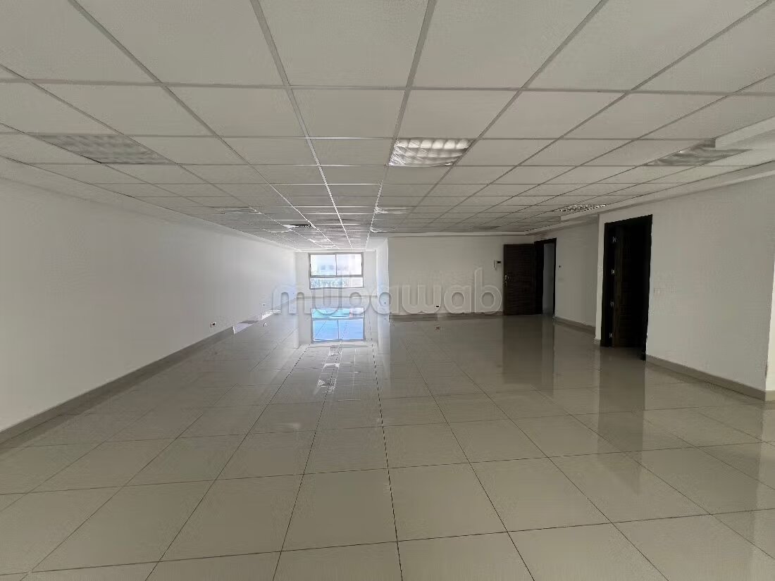 Office 105 m² for rent in Casablanca — Photo 29