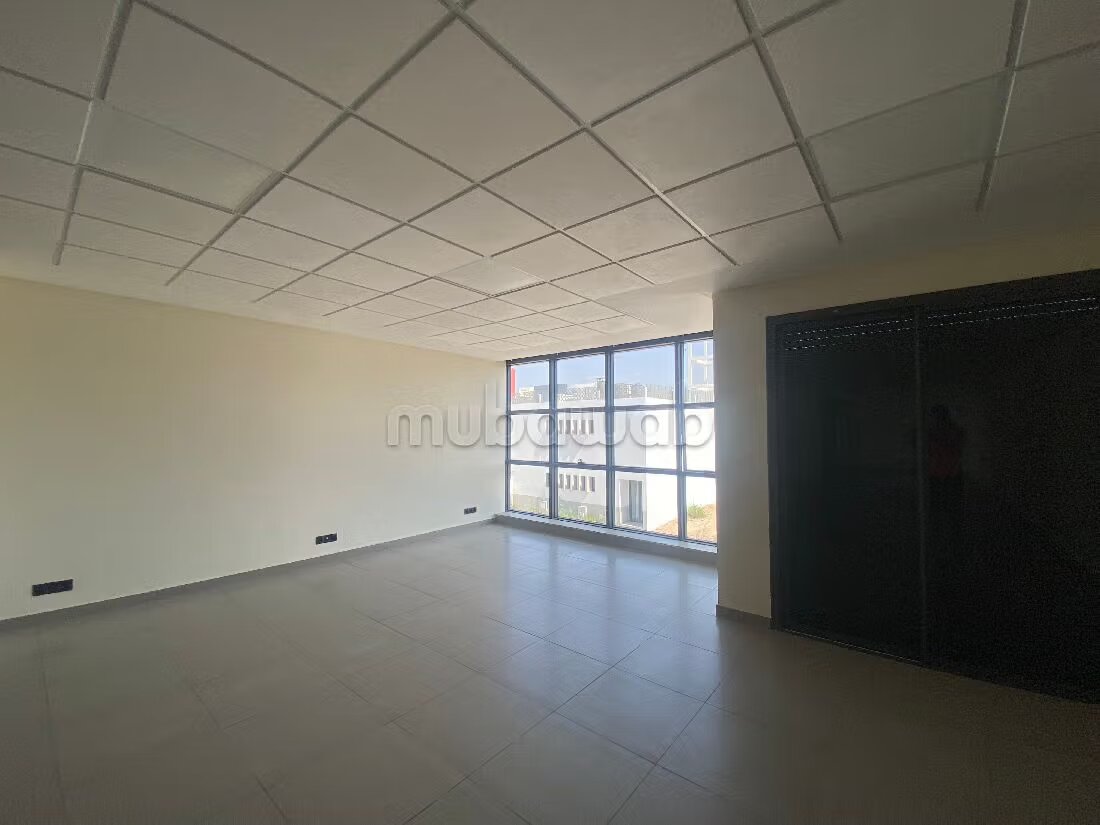 Office 75 m² for Rent in Casablanca — Photo 6