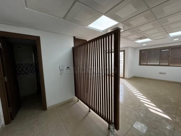 Office 75 m² for Rent in Casablanca — Photo 11