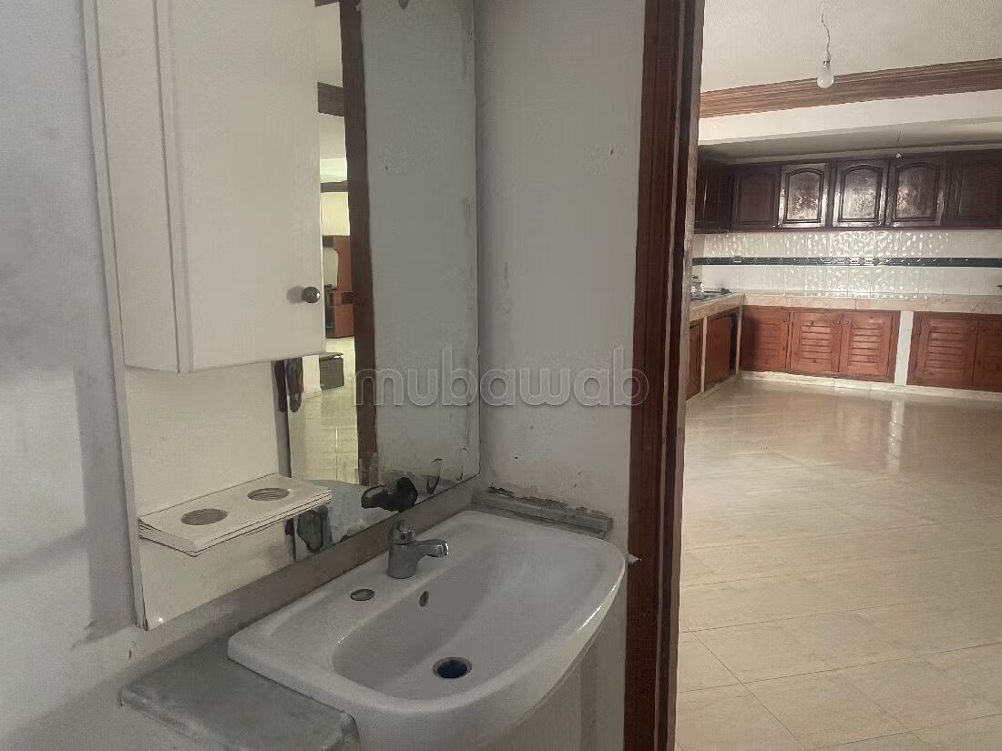 Furnished villa for rent, 300 m², seafront, Rabat — Photo 37