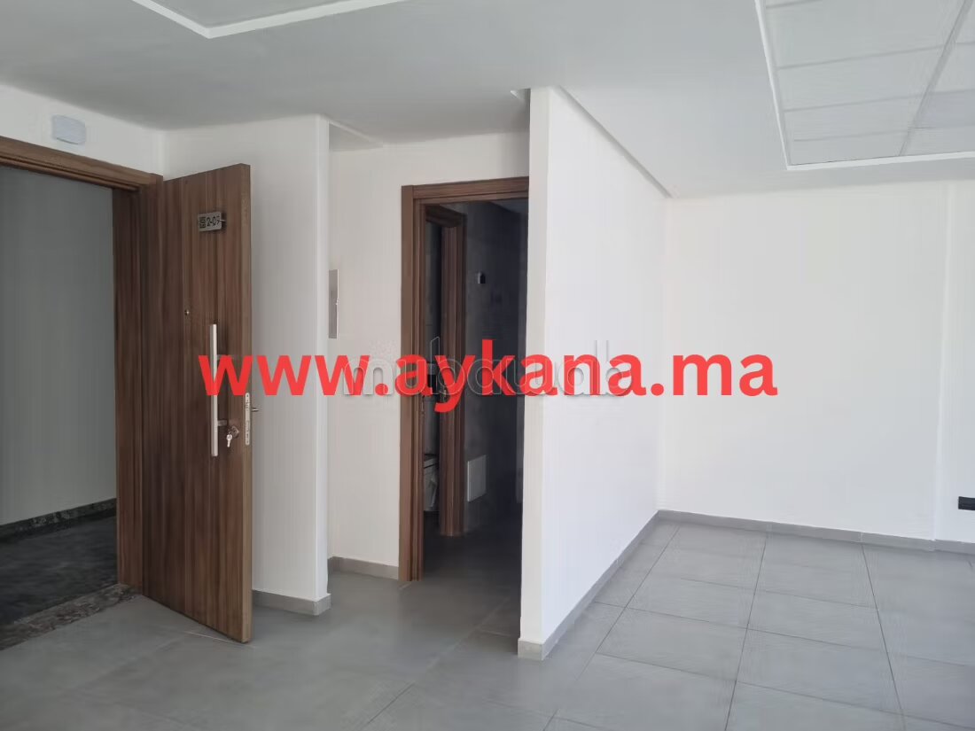 Office 64 m² for Rent in Rabat — Photo 4