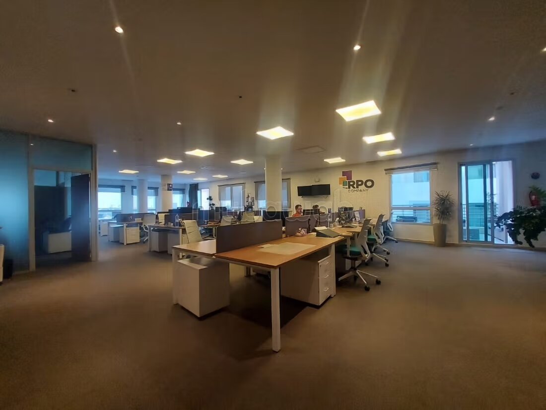 Office 299 m² for rent in Sidi Maarouf, Casablanca — Photo 9