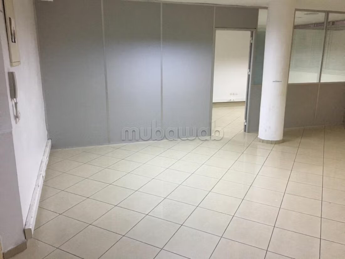 مكتب 96 م² للإيجار في الدار البيضاء — Photo 3